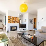 Διαμέρισμα Beachfront 3bdr On Marginal Boulevard *