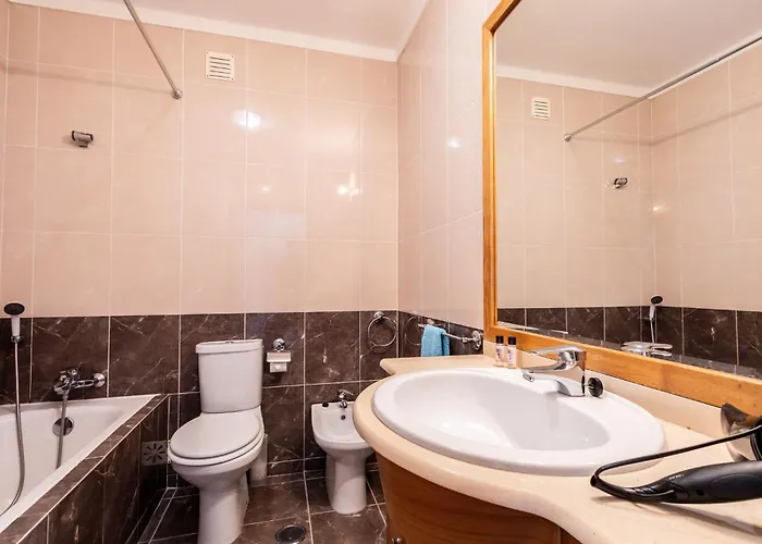 Апартаменты Beachfront 3bdr On Marginal Boulevard *