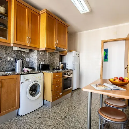 Beachfront 3bdr On Marginal Boulevard Lägenhet São Martinho do Porto