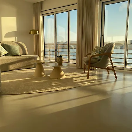 Appartement Beachfront 3bdr On Marginal Boulevard *