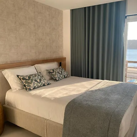 Beachfront 3bdr On Marginal Boulevard شقة *
