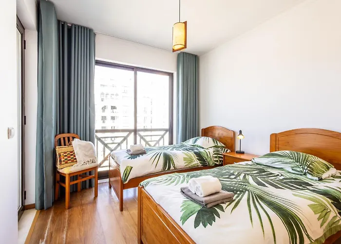 Beachfront 3bdr On Marginal Boulevard * São Martinho do Porto